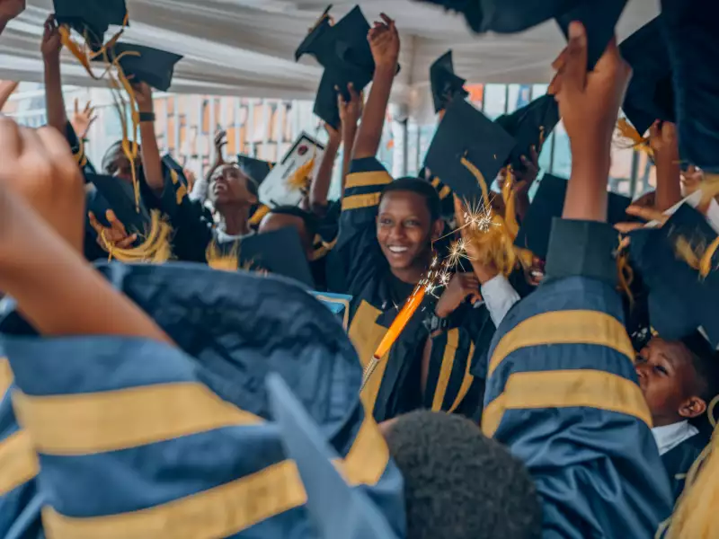 Grund zu feiern: Ein wichtiger Meilenstein im Bildungsweg für Schüler:innen in Kigali